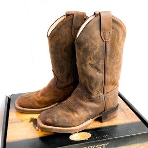 Like New-Old West Boys Cody James Cowboy Boots- 12